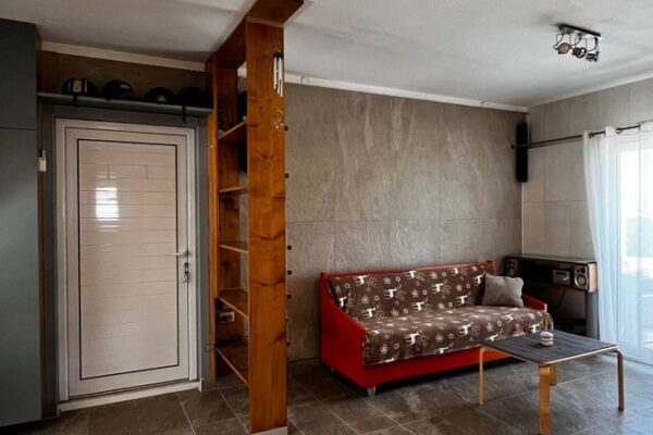 For rent cozy house with garden near Chania and Kalamaki beach.